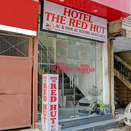 Oyo Hotel The Red Hut Chandīgarh Exterior foto